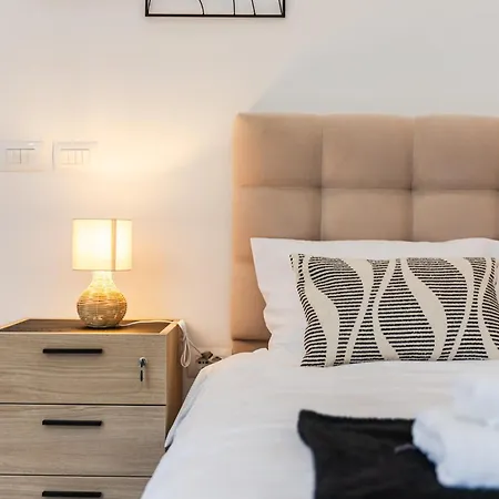 Apartment Comfy Spot For 2 With Wi-fi By Pikhost *