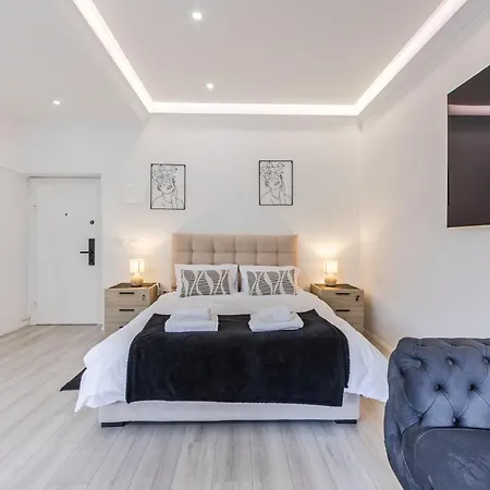 Apartment Comfy Spot For 2 With Wi-fi By Pikhost Tirana