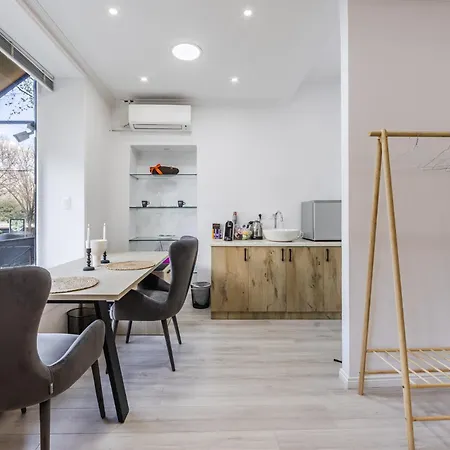 Apartamento Comfy Spot For 2 With Wi-fi By Pikhost
